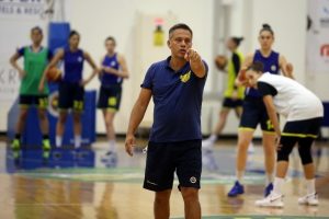 Dişi Kanaryalar tam gaz &ccedil;alışıyor