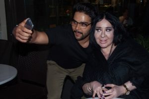 Nur Yerlitaş bol bol fotoğraf &ccedil;ektirdi