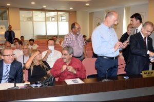 Bursa Osmangazi Meclisi darbe girişimini lanetledi