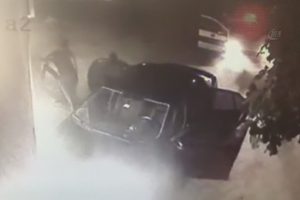 Kar maskeli hırsızlar polisten ka&ccedil;amadı