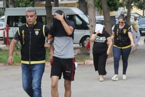 Anne ile oğlu fuhuştan tutuklandı