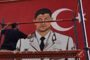 Bursa Demokrasi Meydanı'nı aydınlatan trafoya &Ouml;mer Halisdemir'in ismi verildi