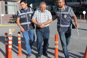 FET&Ouml;'c&uuml; akademisyenlere operasyon: 14 g&ouml;zaltı