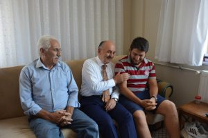 M&uuml;ezzinoğlu'ndan Bursa'da şehit ailesine taziye ziyareti