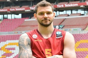 Galatasaray'a yıldız oyuncusundan k&ouml;t&uuml; haber