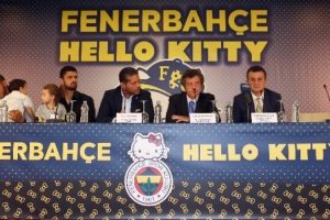 Fenerbah&ccedil;e'de imzalar atıldı