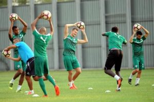 Bursaspor'da Fener hazırlığı tam kadro s&uuml;r&uuml;yor