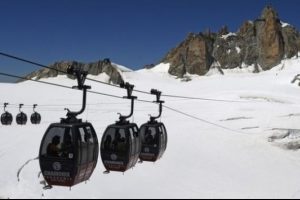 Teleferik krizi: 110 kişi mahsur kaldı