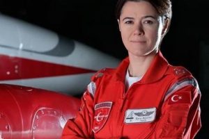 T&uuml;rk Hava Kuvvetlerine ilk kadın filo komutanı
