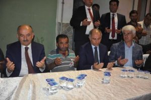 M&uuml;ezzinoğlu ve Ala Bursa'da şehit ailesini ziyaret etti