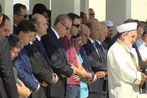 Cumhurbaşkanı Erdoğan cenaze t&ouml;reninde