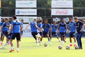 Fenerbah&ccedil;e'de Bursaspor mesaisi s&uuml;r&uuml;yor