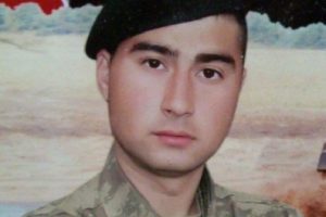 Bursa'da şehit uzman &ccedil;avuşun cenaze t&ouml;reninde ağlatan not