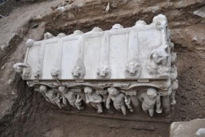 Bursa İznik'de ikinci lahit definecilerden &ouml;nce bulundu