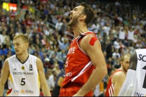 Semih Erden'e 3 ma&ccedil; ceza!
