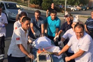 Pancereden d&uuml;şen 3 yaşındaki Yaşar yaralandı