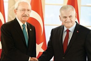 Başbakan Yıldırım, CHP'nin yıld&ouml;n&uuml;m&uuml;n&uuml; kutladı