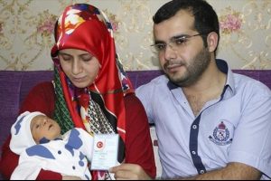 Demir &ccedil;ifti bebeklerine '&Ouml;mer Halis' adını verdi