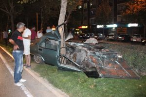 Bu otomobilden sağ &ccedil;ıktı