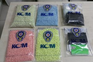 İzmir'de uyuşturucu tacirlerine darbe