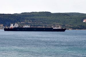 Doğalgaz tankeri boğazdan ge&ccedil;ti
