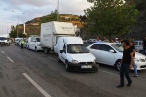 Samsun'da otomobil yayalara &ccedil;arptı: 2 yaralı