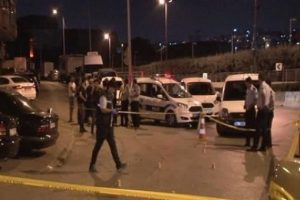 Beyoğlu'ndaki &uuml;nl&uuml; restorana kurşun yağmuru!