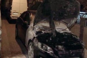 İstanbul'da 26 ara&ccedil; kundaklandı
