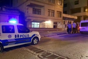Sokak ortasında baltalı saldırı