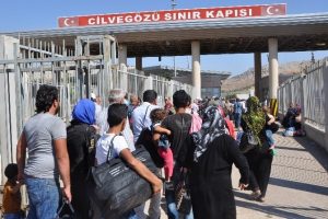 Bayramlaşmak i&ccedil;in 35 bin kişi Suriye'ye gitti