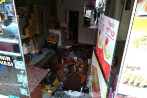 Tatlı d&uuml;kkanı &ccedil;&ouml;kt&uuml;: Yaralılar var
