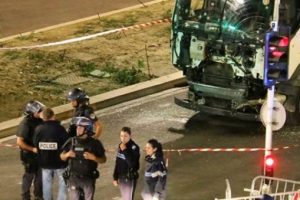Fransa'da ter&ouml;r saldırısı riski en &uuml;st d&uuml;zeye &ccedil;ıktı!