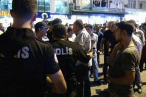 Bayram alışverişinde sinirlenen şahıs 'canlı bombayım' diye bağırdı