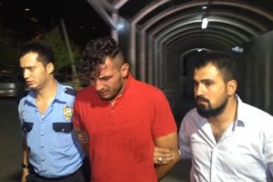 Tecav&uuml;zc&uuml; dehşeti! Bı&ccedil;aklayıp s&uuml;r&uuml;kledi