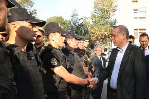 Erdoğan'dan polis merkezine ziyaret