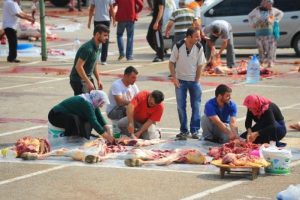 Bursa'da sokaklar 'mezbahaya' d&ouml;nd&uuml;