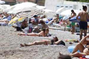 Antalya'da bayram sahile taştı