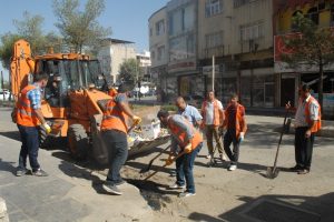 Kayyum atanan belediye iş&ccedil;ileri iş bırakınca...