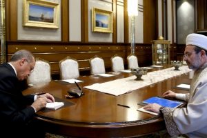 Diyanet Vakfı'na vekalet verdikleri kurbanlar Kilis'te kesildi