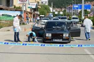 Yol verme tartışması kanlı bitti: 2 &ouml;l&uuml;, 3 yaralı
