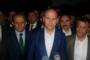 Bakan Soylu patlama b&ouml;lgesinde incelemelerde bulundu