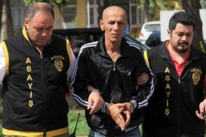 Otomobili stop ettiren kardeşini &ouml;ld&uuml;rd&uuml;