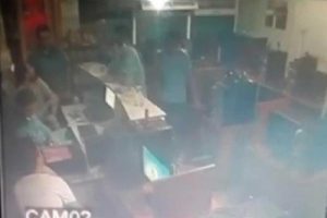 Bursa'da 15 saniyede cep telefonu &ccedil;aldı