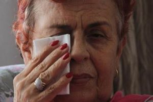 "G&ouml;rmek" i&ccedil;in gittikleri hastanede "k&ouml;r" oldular