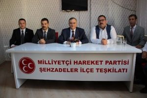 MHP'li Ak&ccedil;ay'dan 'K&uuml;rt&ccedil;e tabela' tepkisi