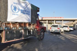 BM yardım TIR'ları Cilveg&ouml;z&uuml;'nde