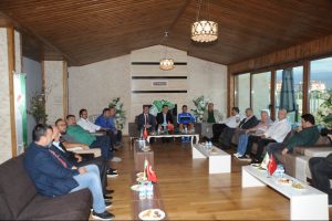 Hamzaoğlu: "Fenerbah&ccedil;e'yi yendik, rahat oturuyoruz ama..."