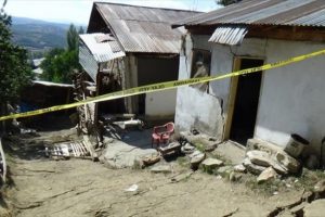 Heyelan sonucu 24 ev kullanılmaz hale geldi