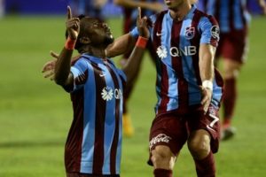 Ogenyi Onazi'nin Nijerya'daki evine hırsız girdi