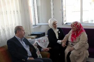 Cumhurbaşkanı Erdoğan şehit ailelerini ziyaret etti